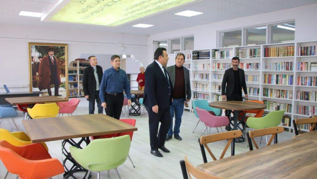 İl Millî Eğitim Müdürümüz Bahameddin Karaköse, Hürriyet Mesleki ve Teknik Anadolu Lisesini ziyaret ederek içerisinde açılması planlanan kütüphanede incelemelerde bulundu.