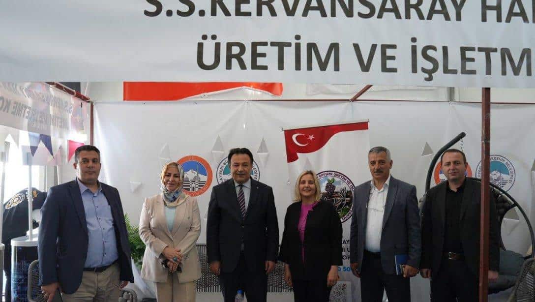 İl Milli Eğitim Müdürümüz Bahameddin Karaköse ve İl Yöneticilerimiz Recep Tayyip Erdoğan Millet Bahçesi'nde  2'ncisi Düzenlenen Kayseri Kadın Kooperatifleri Fuarını Gezdi