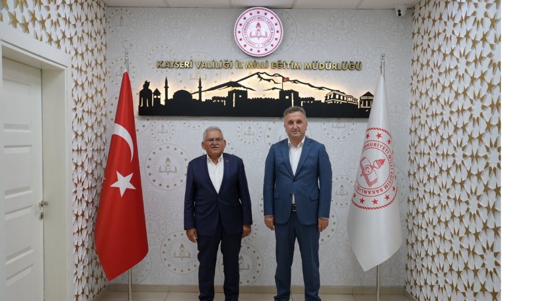 İl Millî Eğitim Müdürümüz Coşkun Esen, Kayseri Büyükşehir Belediye Başkanı Memduh Büyükkılıç'ı Makamında Ağırladı