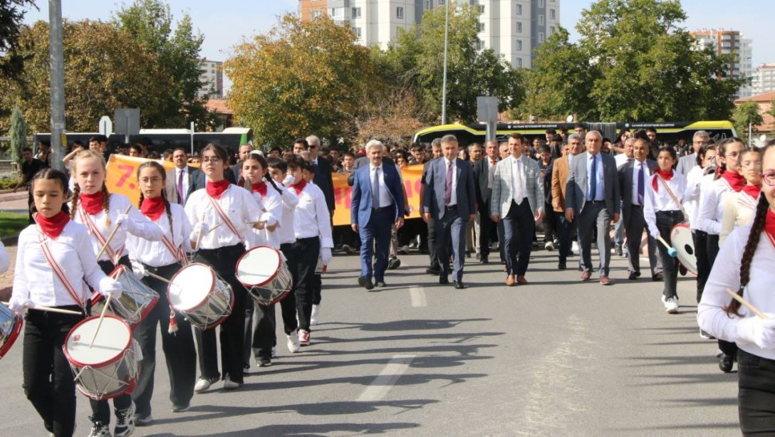 7. KAYSERİ KİTAP FUARI COŞKULU BİR AÇILIŞ TÖRENİ İLE BAŞLADI 