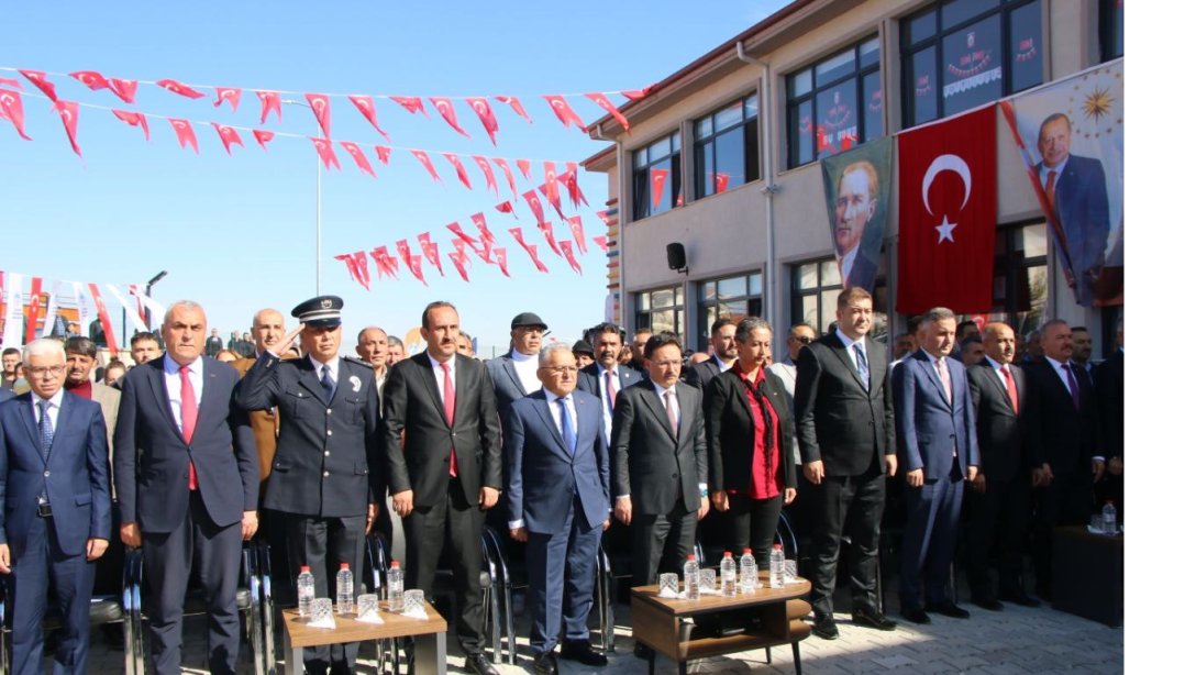 İNCESU İLÇESİNDE ÖĞRETMEN ÜMRAN ŞEFİK İLKOKULU VE ORTAOKULU'NUN AÇILIŞI VALİMİZ SAYIN GÖKMEN ÇİÇEK'İN KATILIMLARIYLA GERÇEKLEŞTİRİLDİ