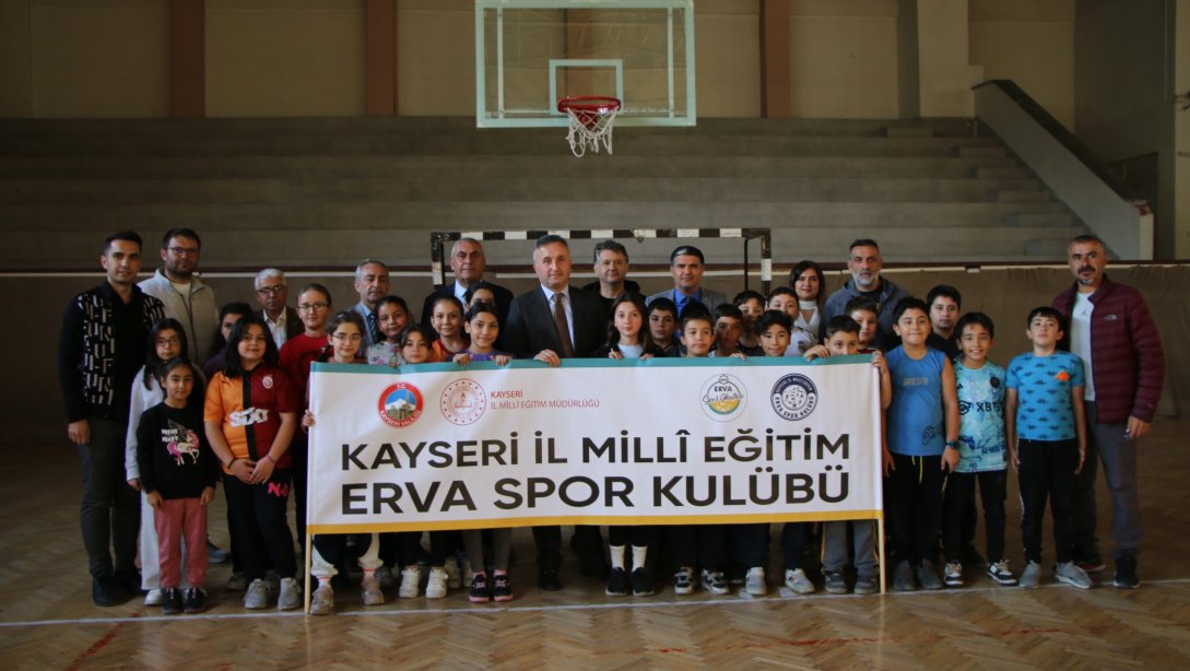 İL MİLLÎ EĞİTİM MÜDÜRÜMÜZ COŞKUN ESEN, MELİKGAZİ MEHMET KEMAL DEDEMAN ORTAOKULU ERVA SPOR KULÜBÜNÜ ZİYARET ETTİ 