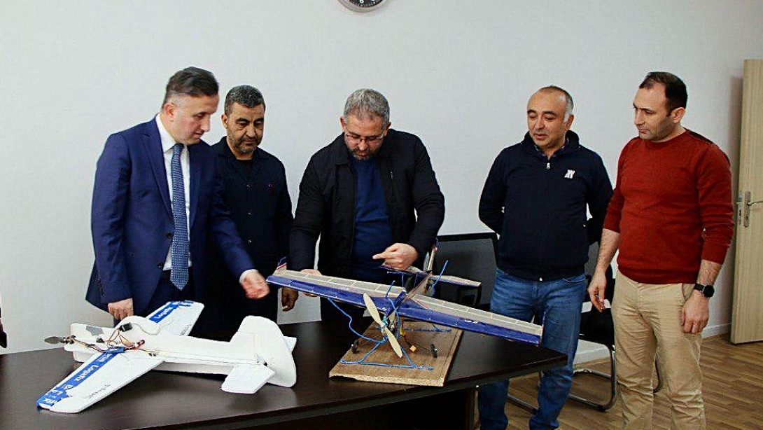 İL MİLLÎ EĞİTİM MÜDÜRÜMÜZ COŞKUN ESEN, HÜRRİYET MESLEKİ VE TEKNİK ANADOLU LİSESİ'Nİ ZİYARET ETTİ