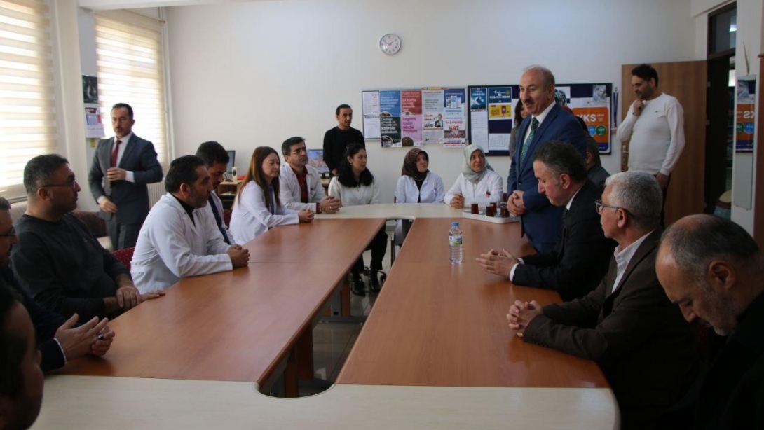 İL MİLLÎ EĞİTİM MÜDÜRÜMÜZ COŞKUN ESEN, BÜNYAN FEN LİSESİ ÖĞRETMENLERİYLE BULUŞTU