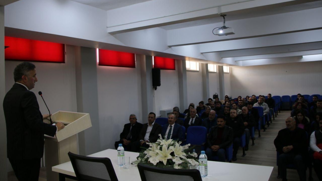 İL MİLLÎ EĞİTİM MÜDÜRÜMÜZ COŞKUN ESEN, BÜNYAN'DA OKUL YÖNETİCİLERİYLE EĞİTİM DEĞERLENDİRME TOPLANTISI GERÇEKLEŞTİRDİ