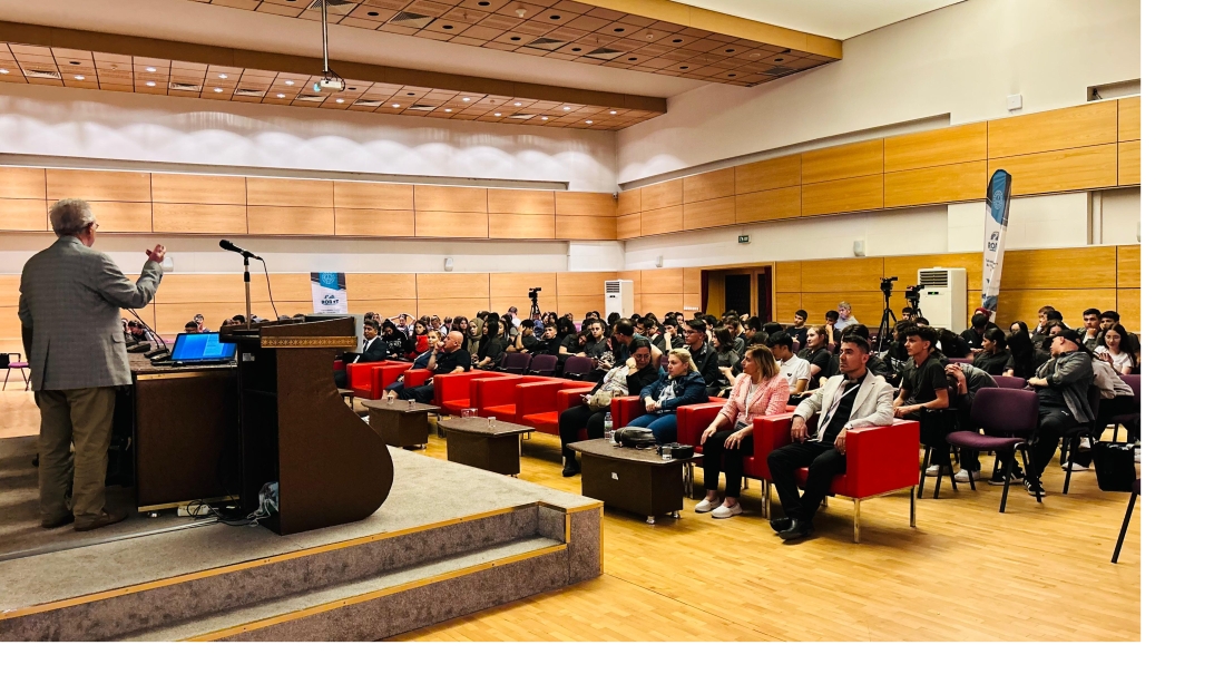 PROF. DR. ŞAHİN YILDIRIM'DAN 'YAPAY ZEKA VE ROBOTİK KODLAMA' KONFERANSI