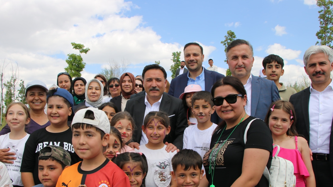 2. GELENEKSEL UÇURTMA ŞENLİĞİ RENKLİ GÖRÜNTÜLERE SAHNE OLDU