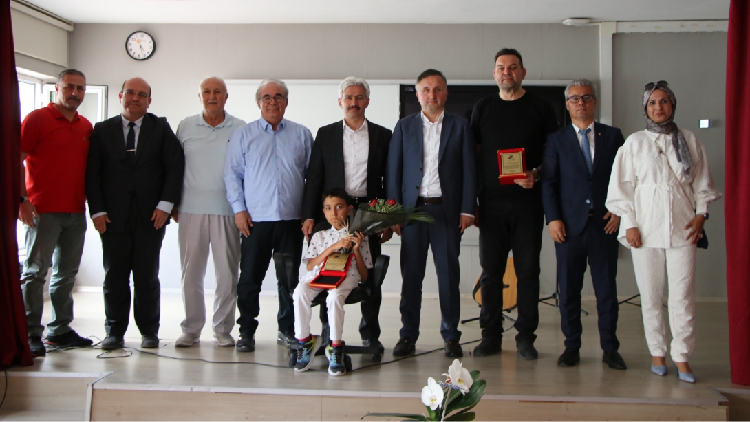 HİDAYET AYDOĞAN SOSYAL BİLİMLER LİSESİNDE ANADOLU ROCK VE KİŞİSEL GELİŞİM SEMİNERİ