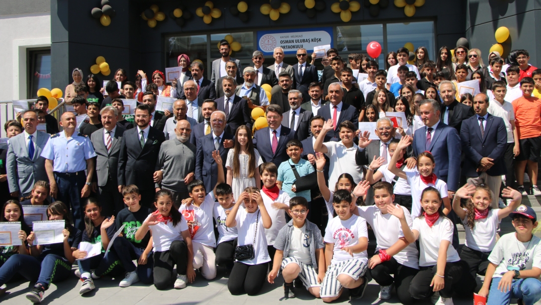 ADALET BAKANIMIZ SAYIN YILMAZ TUNÇ, KAYSERİ'DE BESİME ÖZDERİCİ ORTAOKULU ÖĞRENCİLERİNİN KARNE HEYECANINA ORTAK OLDU