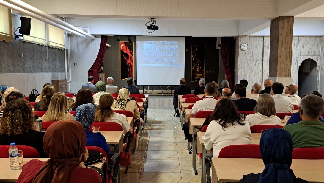 YENİ EĞİTİM-ÖĞRETİM YILI HAZIRLIK SÜRECİNİ KAPSAYAN MESLEKİ ÇALIŞMA PROGRAMI GERÇEKLEŞTİRİLDİ